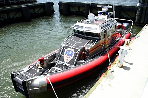 2015-06-nyc-fdny-boat-mjl-21